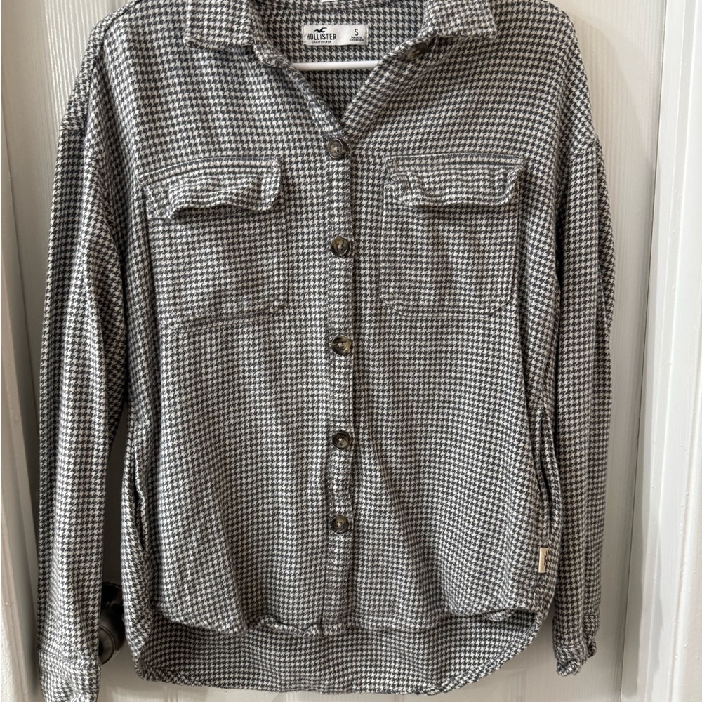 Black and White Boyfriend Fit Houndstooth Button-Up Shirt